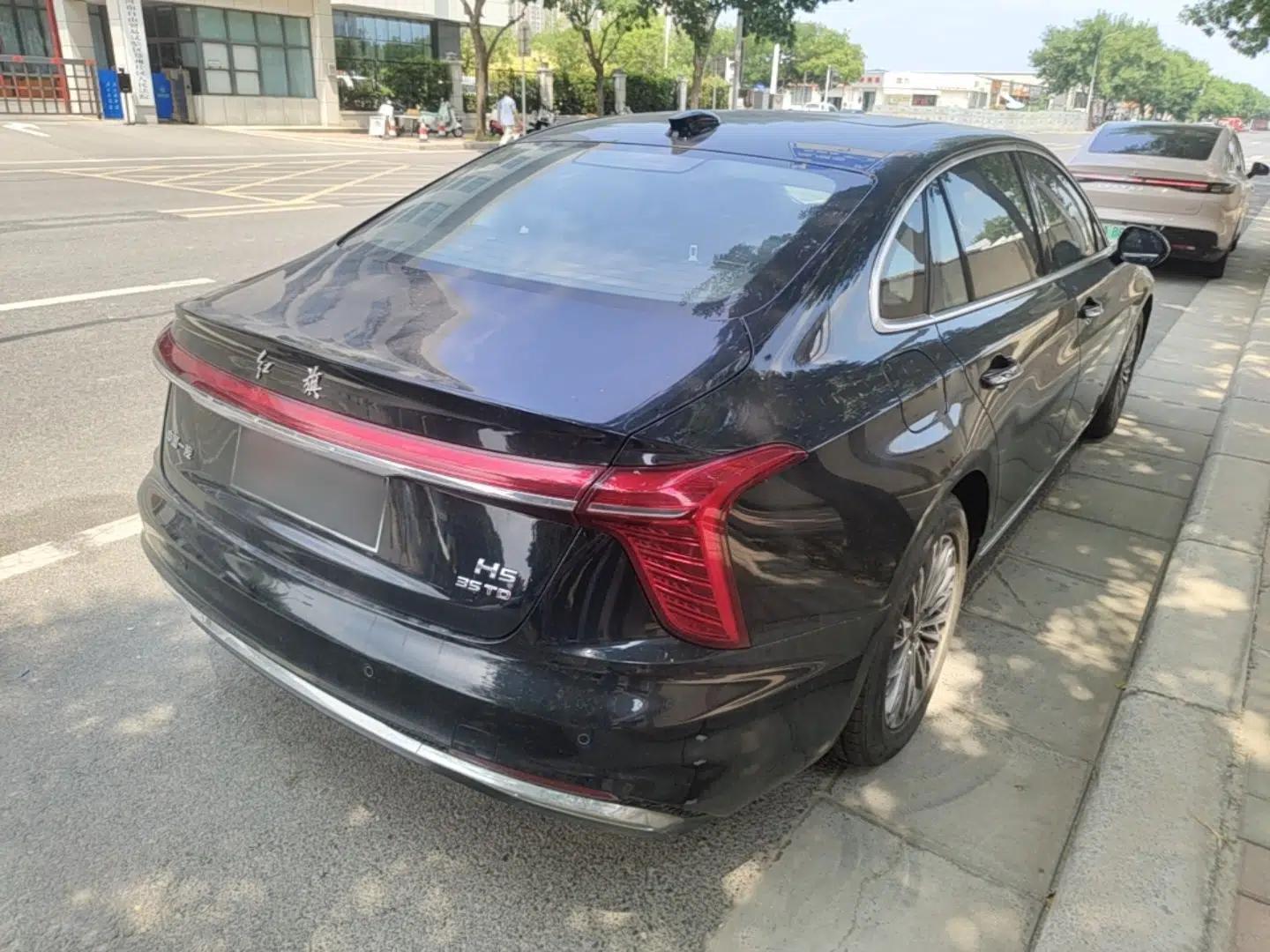 Hongqi H5 2024 1.5T DCT Smart Connect Flagship Edition — миниатюра 6