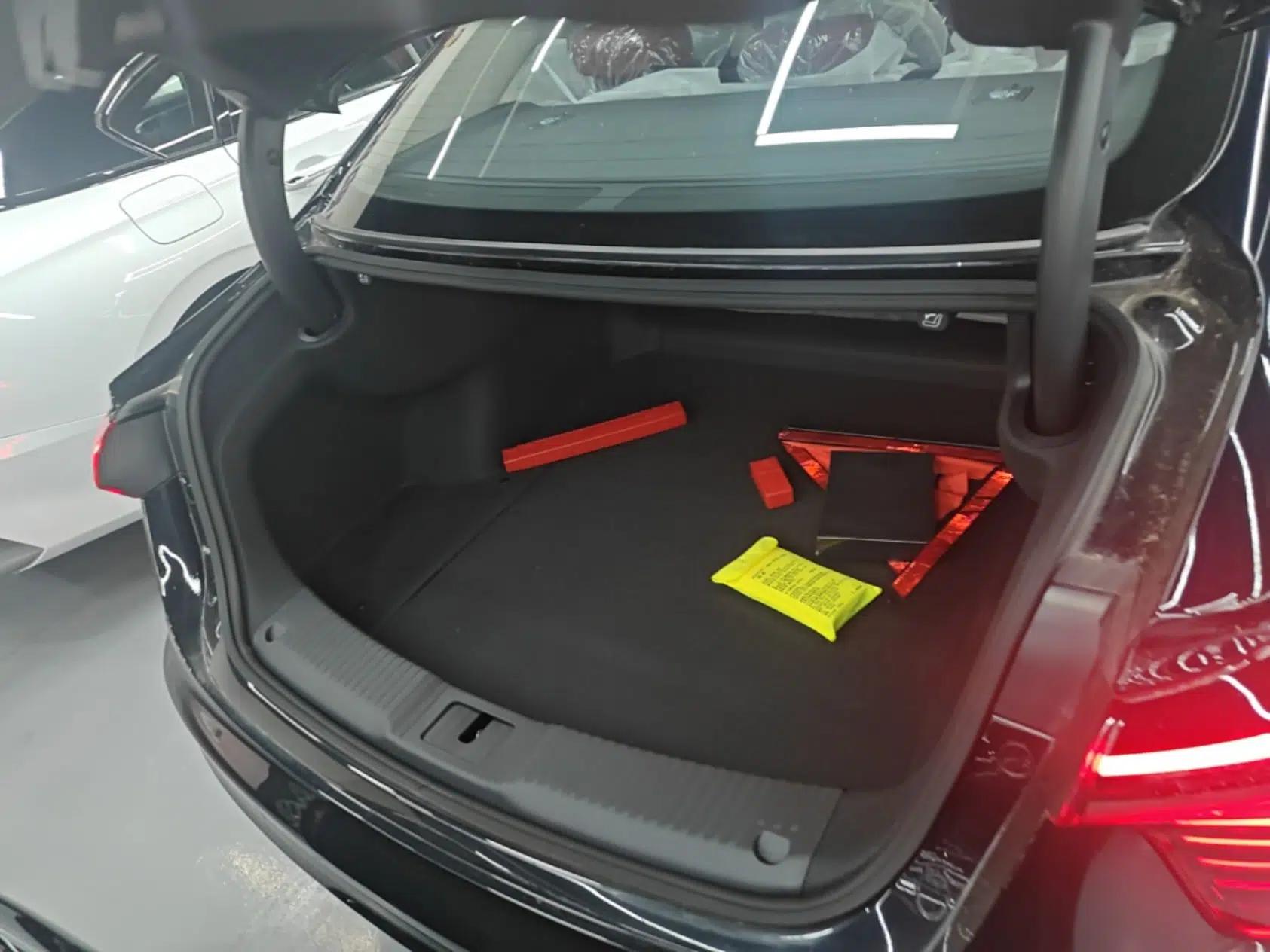 Hongqi H5 2025 2.0T Automatic Xuan Ying Edition — миниатюра 27