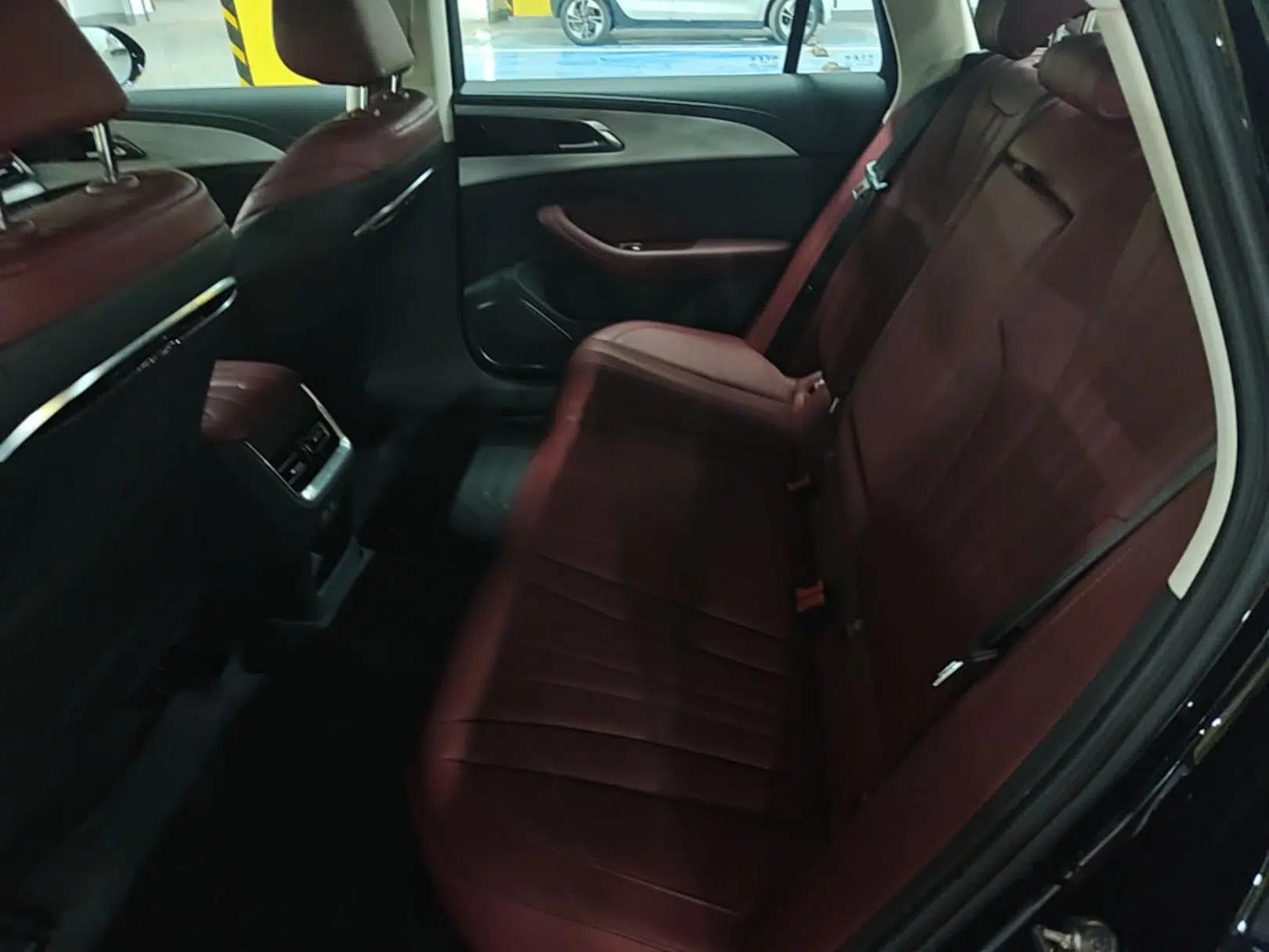 Hongqi H5 2025 1.5T DCT Qiyun 500 000th Unit Commemorative Edition — миниатюра 20