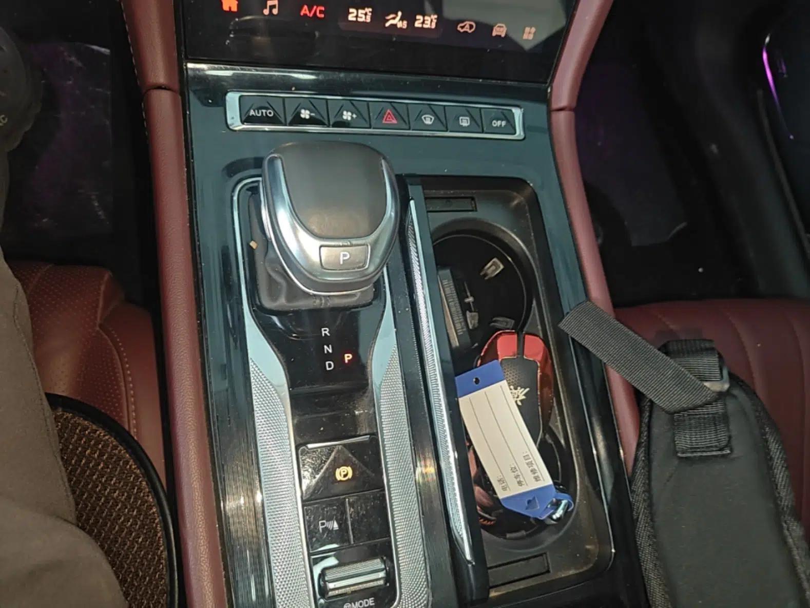 Hongqi H5 2023 1.5T HEV Smart Connect Flagship Edition — миниатюра 16