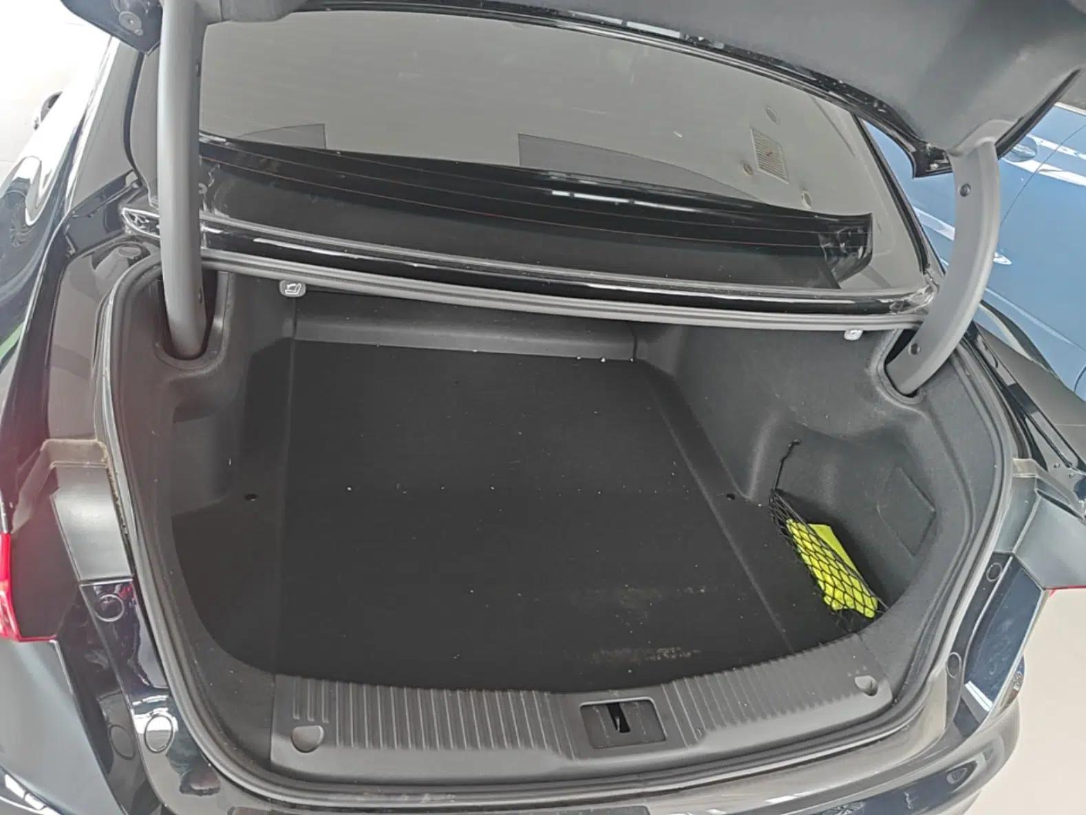 Hongqi H5 2023 1.5T HEV Smart Connect Flagship Edition — миниатюра 22
