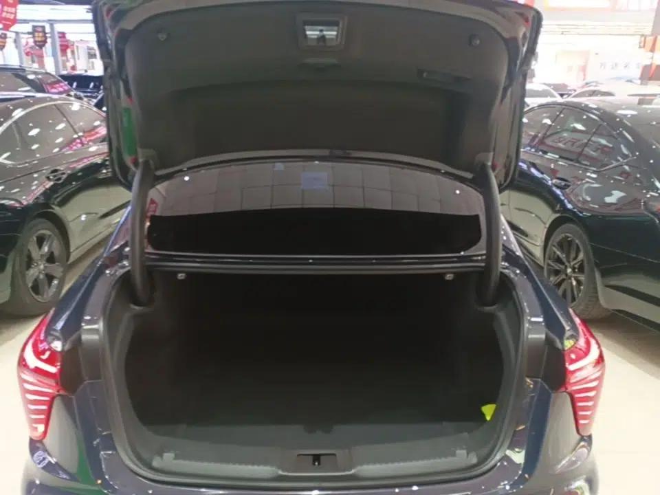 Hongqi H5 2024 2.0T Automatic Smart Connect Flagship Edition — миниатюра 27