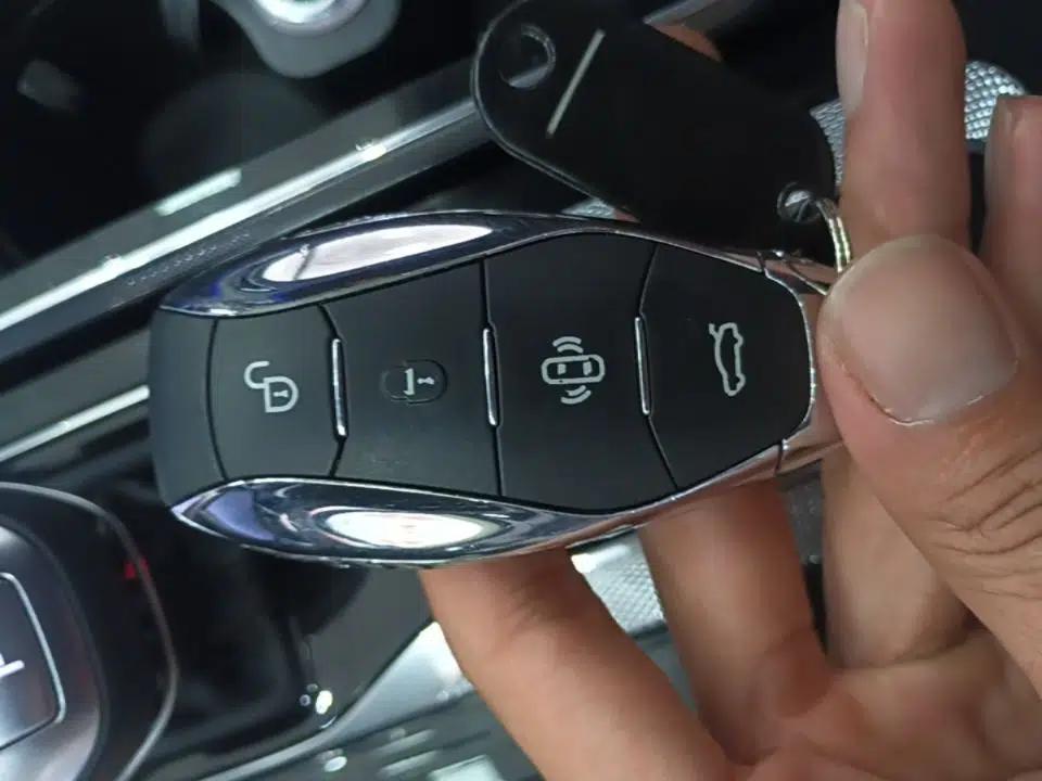 Hongqi H5 2024 2.0T Automatic Smart Connect Flagship Edition — миниатюра 28