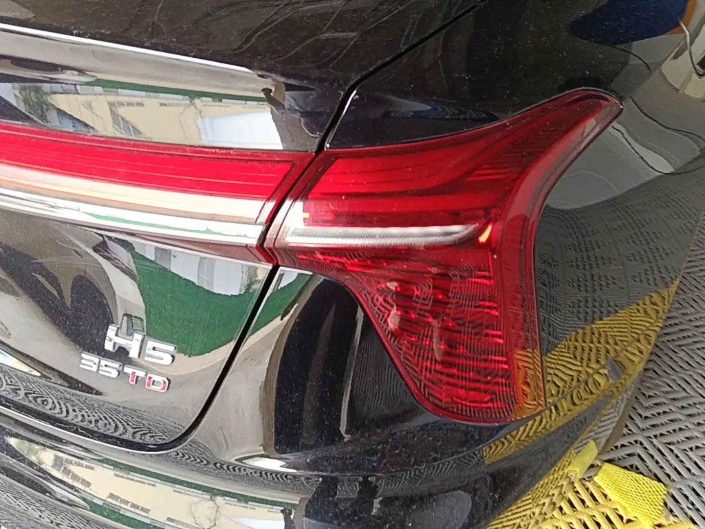 Hongqi H5 2025 1.5T DCT Qiyun 500 000th Unit Commemorative Edition — миниатюра 9