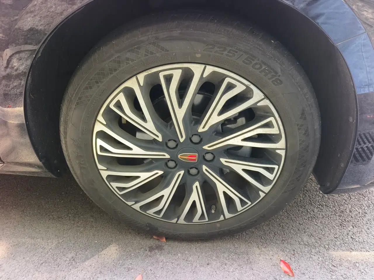 Hongqi H5 2024 2.0T Automatic Smart Connect Flagship Edition — миниатюра 8