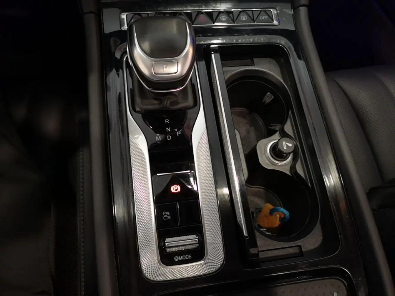 Hongqi H5 2024 2.0T Automatic Smart Connect Flagship Edition — миниатюра 16