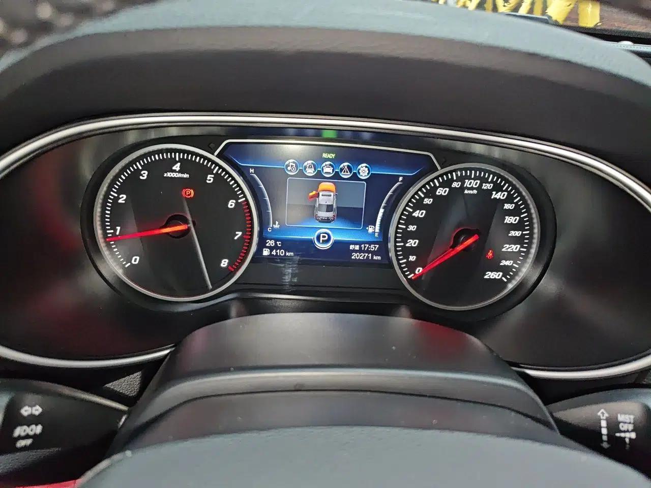 Hongqi H5 2022 Classic Model Facelift 1.8T Automatic Smart Connect Flagship Edition — миниатюра 11