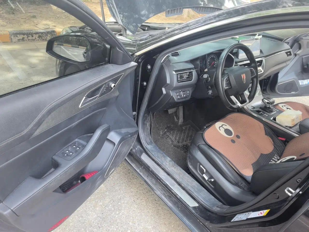Hongqi H5 2022 Classic Model 1.8T Automatic Smart Connect Flagship Edition — миниатюра 16