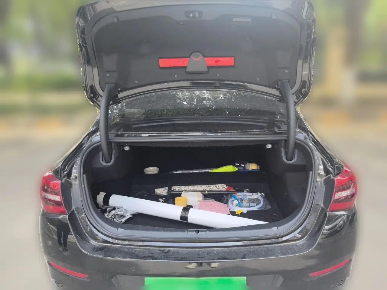 Hongqi H5 2022 Classic Model 1.8T Automatic Smart Connect Flagship Edition — миниатюра 19