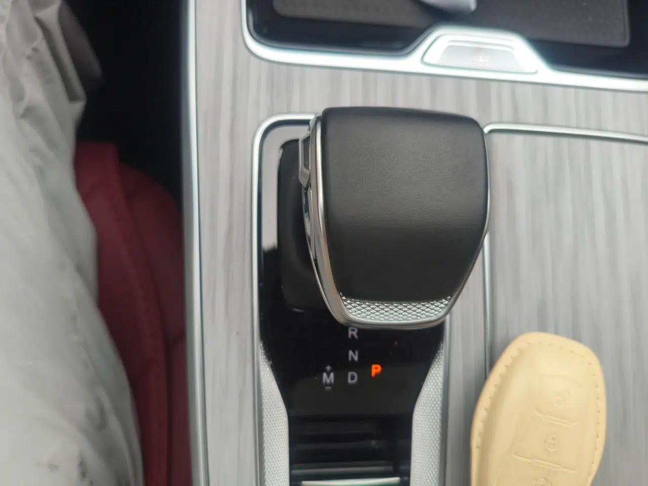 Hongqi HS5 2025 2.0T Two-Wheel Drive Flagship Pro Edition — миниатюра 11