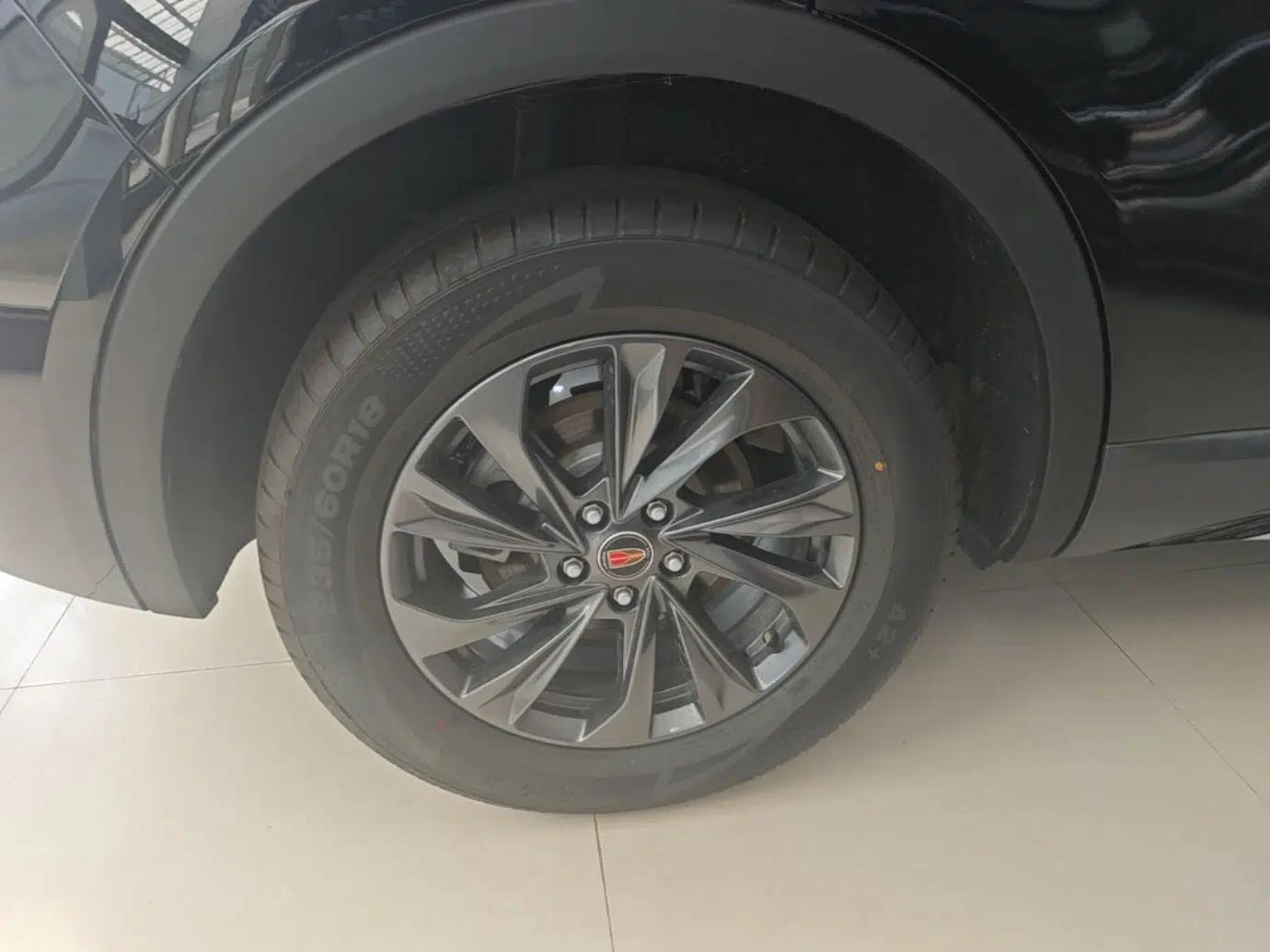 Hongqi HS5 2026 Model 2.0T Two-Wheel Drive Qi Yun Pro Edition — миниатюра 11
