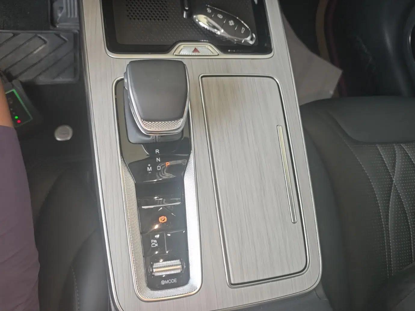 Hongqi HS5 2026 Model 2.0T Two-Wheel Drive Qi Yun Pro Edition — миниатюра 16