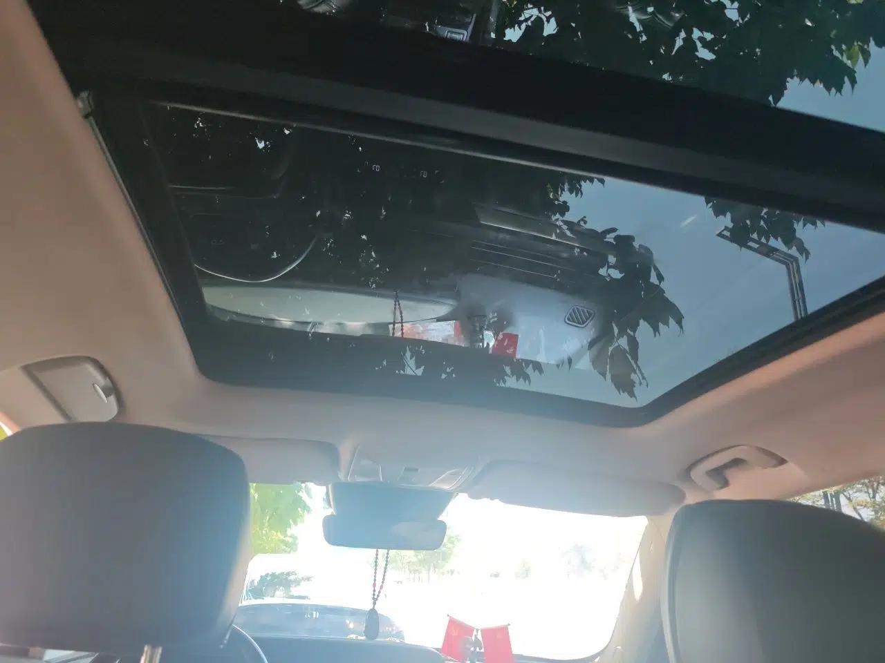 Hongqi HS5 2022 Revised Version 2.0T Smart Connect Flagship Edition — миниатюра 18