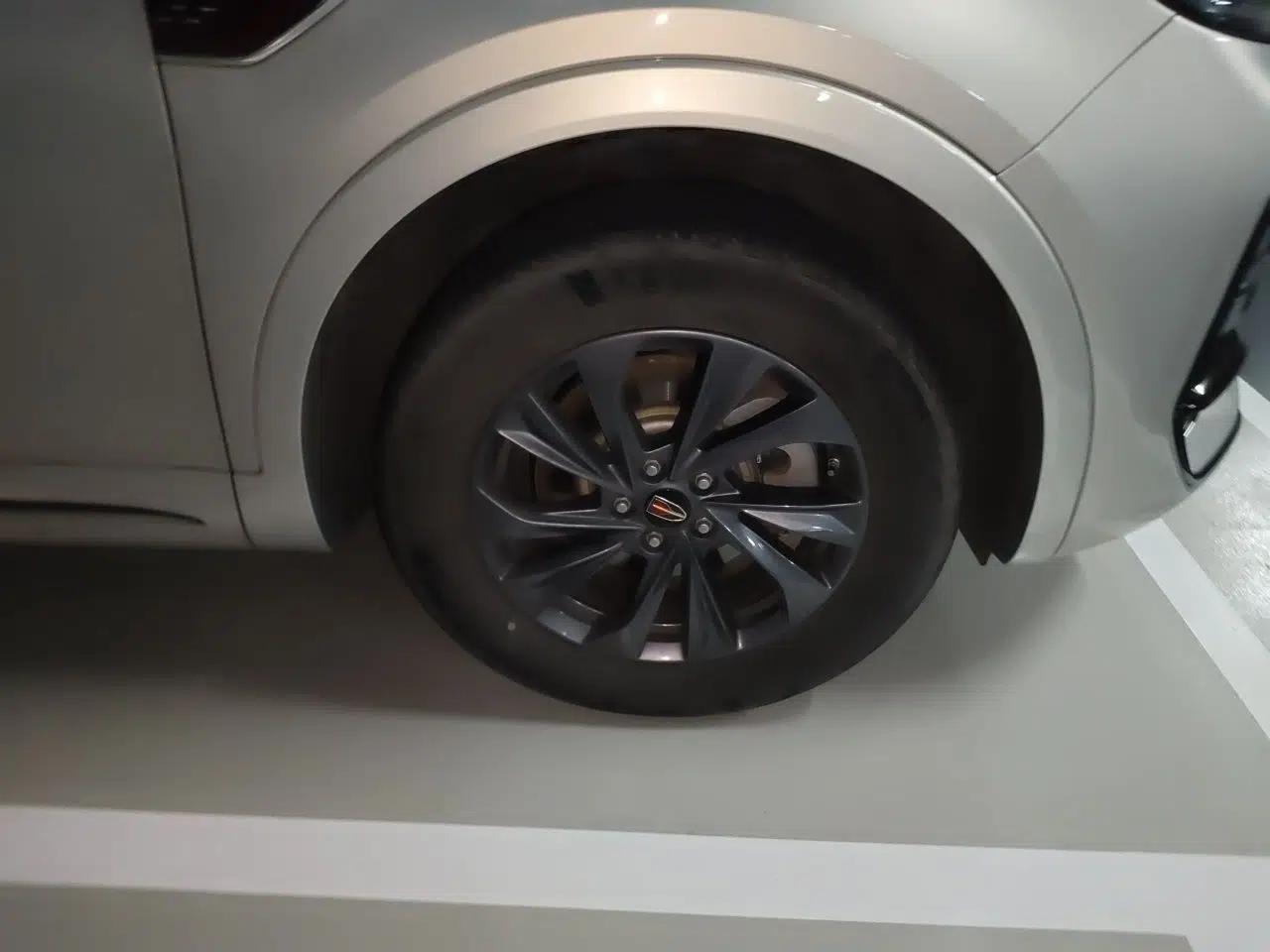 Hongqi HS5 2023 2.0T Qixiang Pro Edition — миниатюра 8