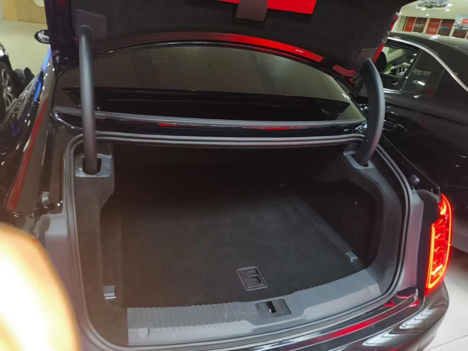 Hongqi H9 2020 2.0T Smart Connect Flagship Edition — миниатюра 27