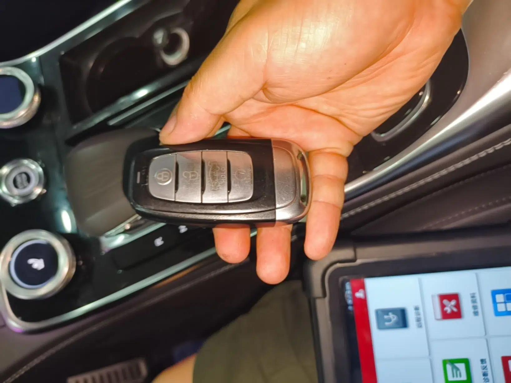 Hongqi H9 2020 2.0T Smart Connect Flagship Edition — миниатюра 28