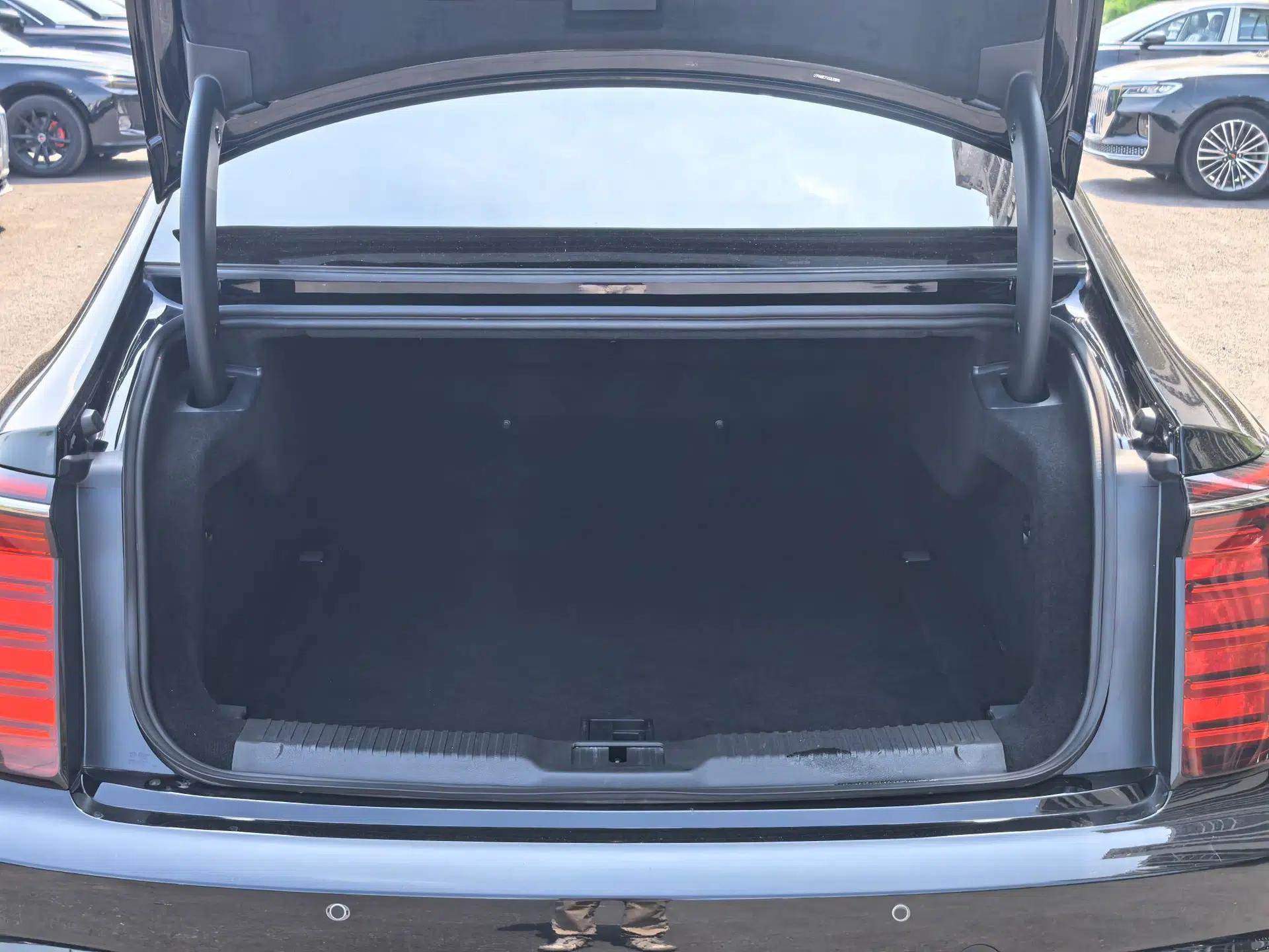 Hongqi H9 2025 Model Facelifted 2.0T Two-Wheel Drive Flag-Style Private Enjoyment Fashion Edition, 5 Seats — миниатюра 30