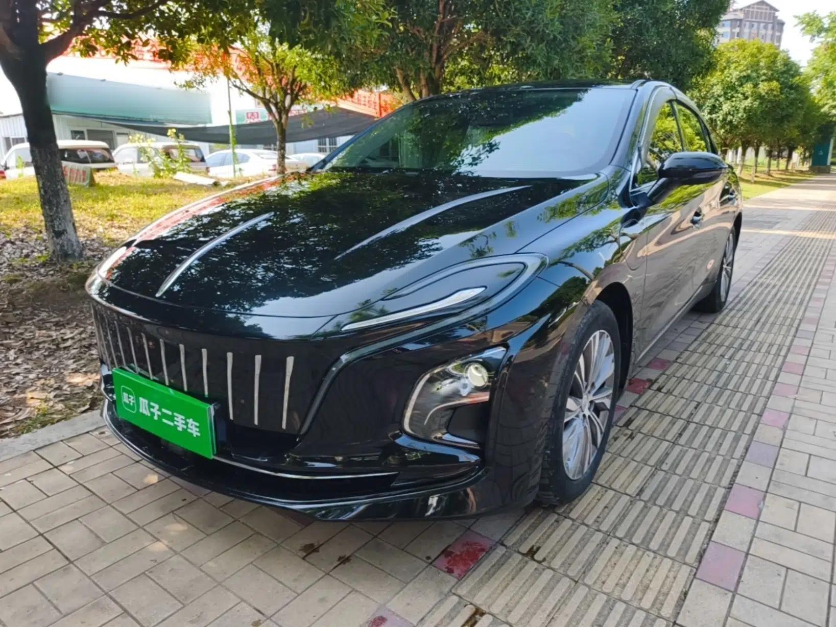 Hongqi E-QM5 2022 431 km Charge & Enjoy Edition — миниатюра 1