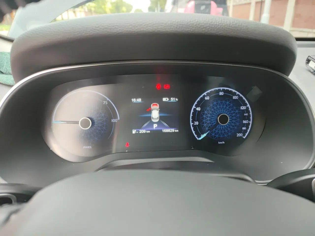Hongqi E-QM5 2023 Revised Version Basic Travel Edition — миниатюра 11