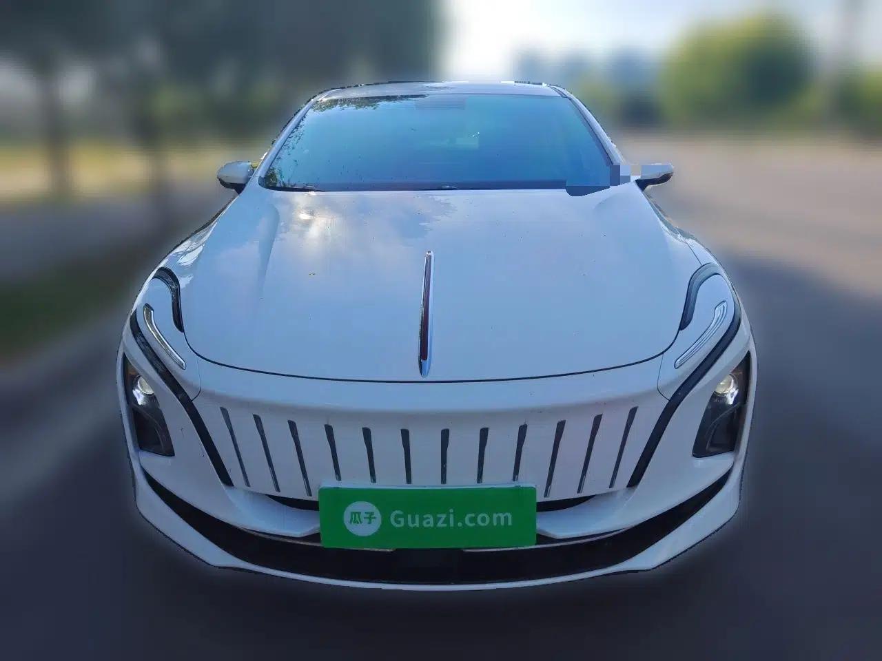 Hongqi E-QM5 2022 431 km Charge & Enjoy Edition — миниатюра 2