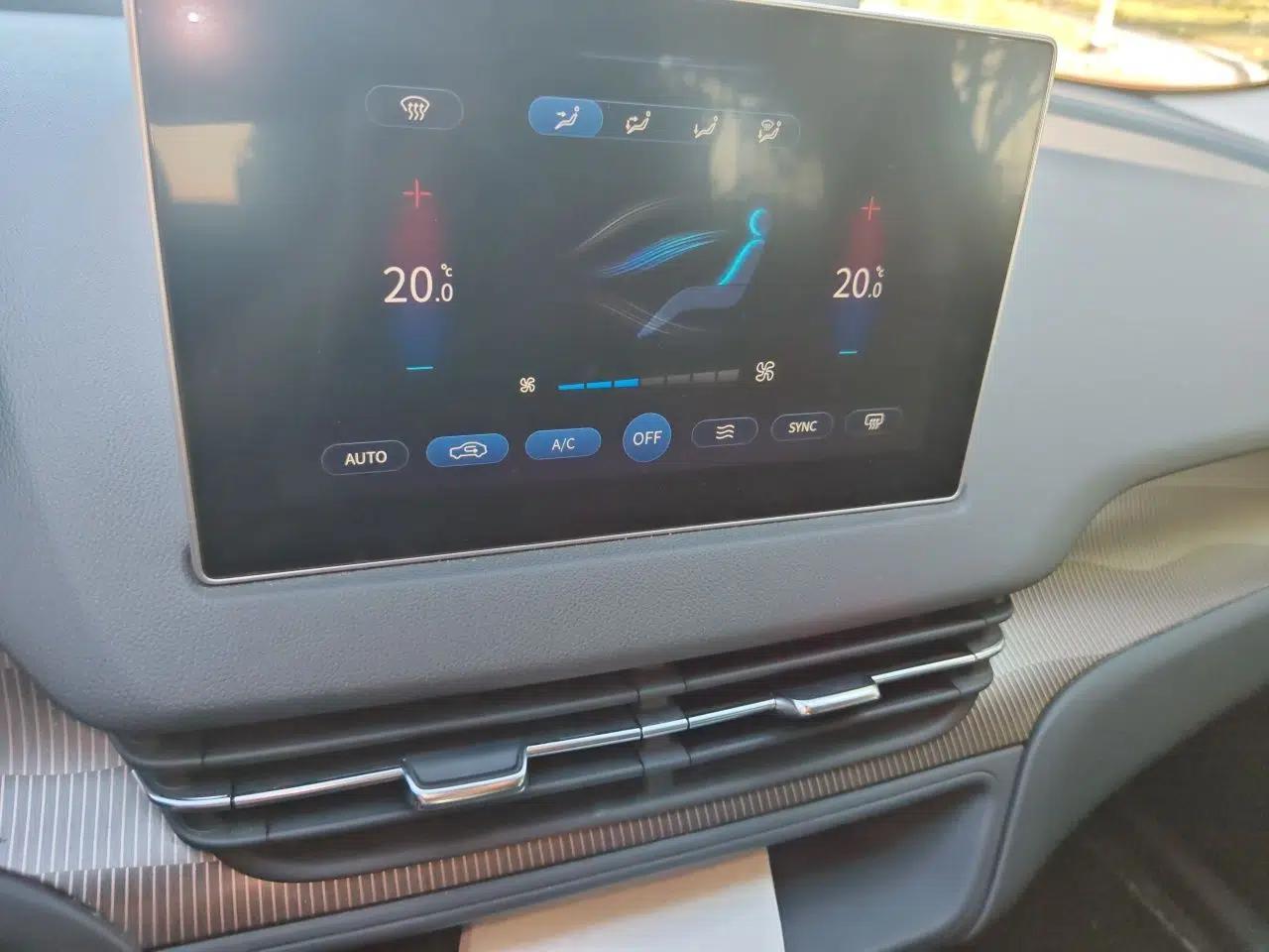 Hongqi E-QM5 2022 431 km Charge & Enjoy Edition — миниатюра 13
