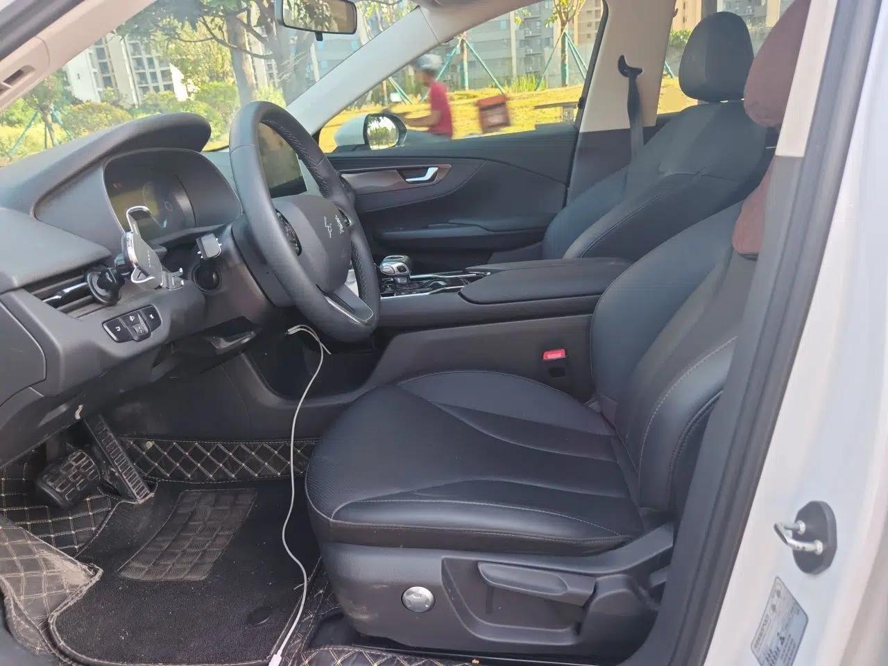 Hongqi E-QM5 2022 431 km Charge & Enjoy Edition — миниатюра 15