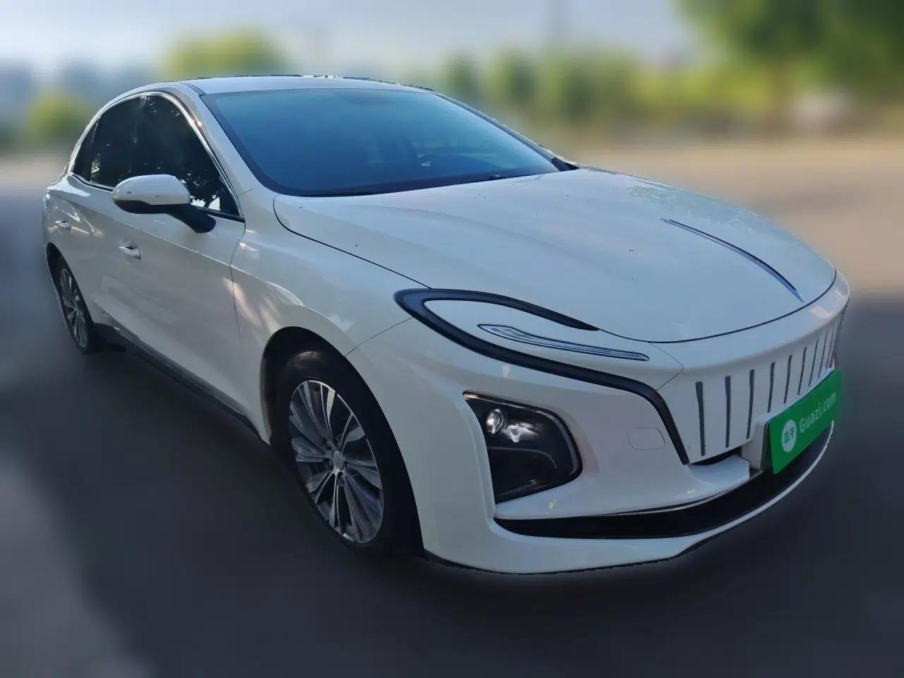 Hongqi E-QM5 2022 431 km Charge & Enjoy Edition — миниатюра 3