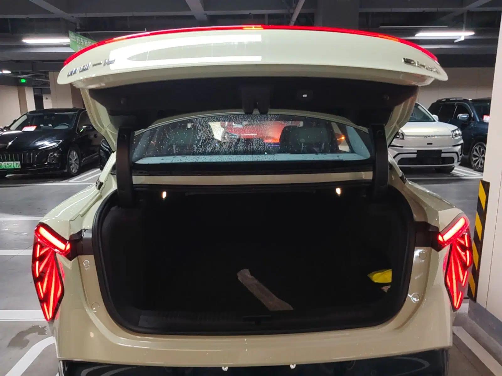 Hongqi EH7 2025 600 Smart Selection Edition — миниатюра 22