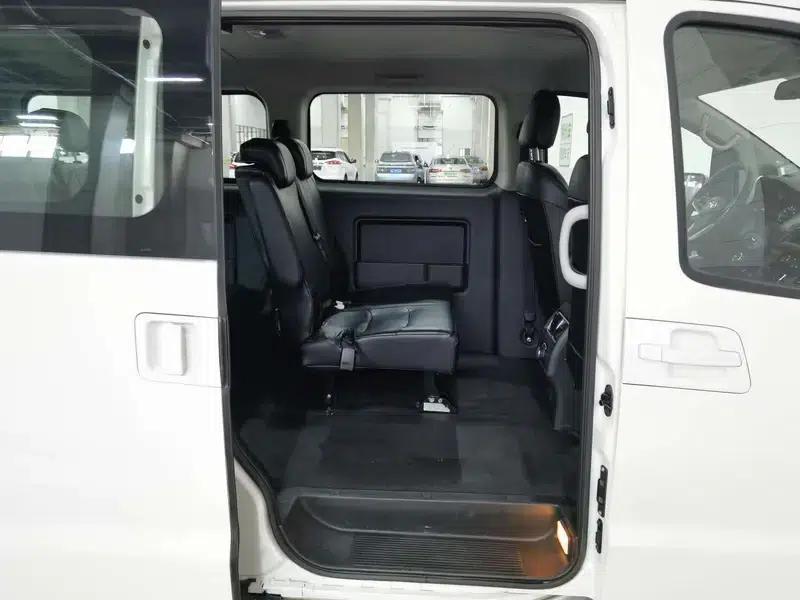 Refine M3 2023 PLUS 1.5T Classic Edition — миниатюра 21