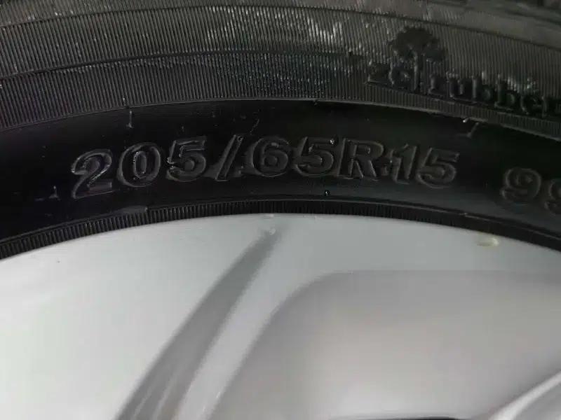 Refine M3 2023 PLUS 1.5T Classic Edition — миниатюра 9