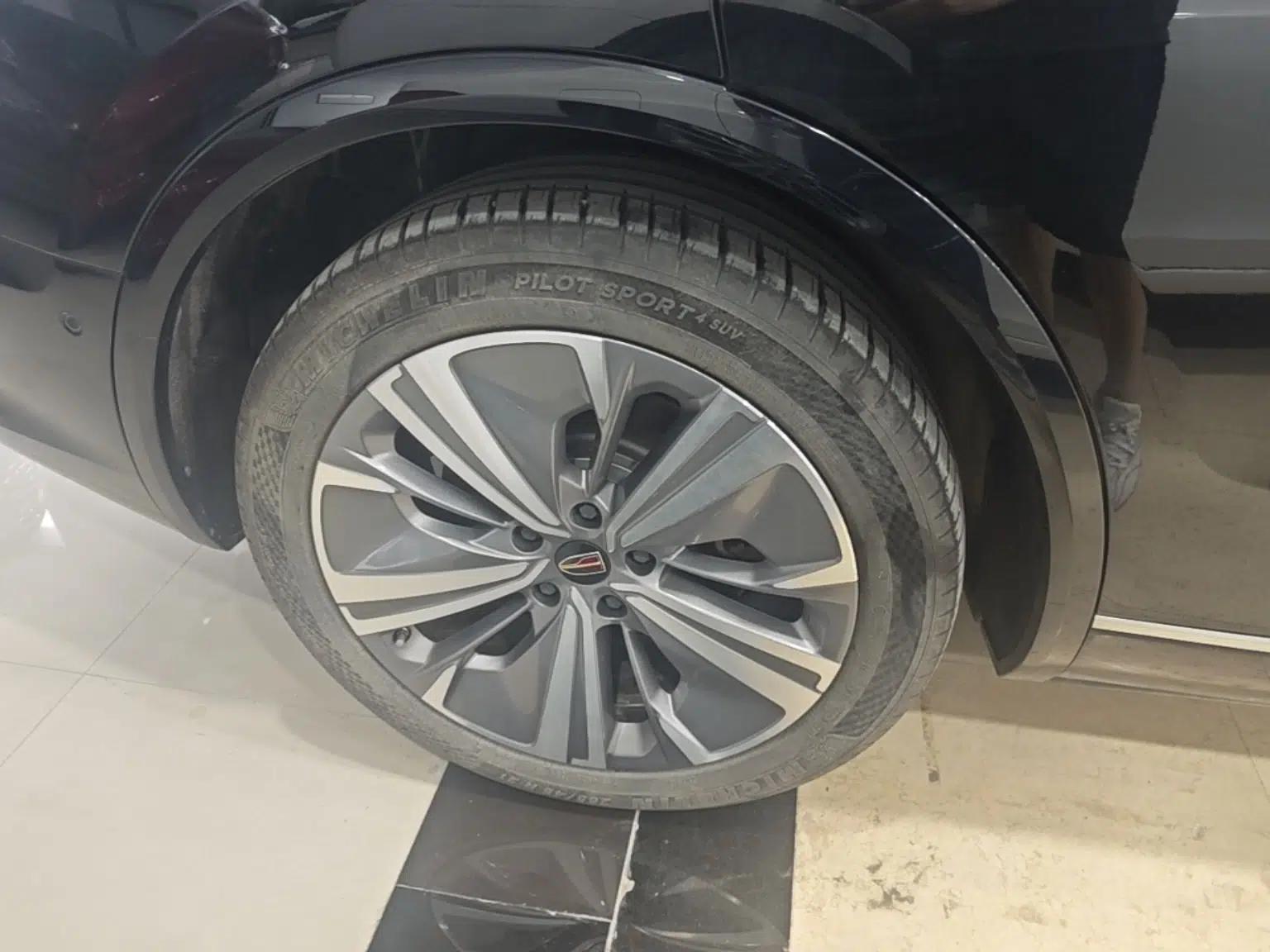 Hongqi E-HS9 2022 690 km Range Flagship Edition Six Seats — миниатюра 11