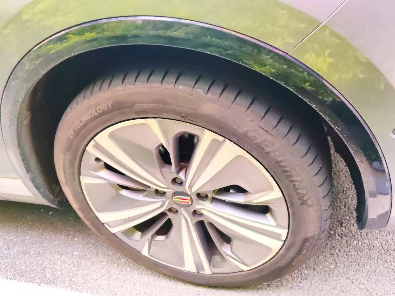 Hongqi E-HS9 2021 510 km Range Flagway Edition Six Seats — миниатюра 8