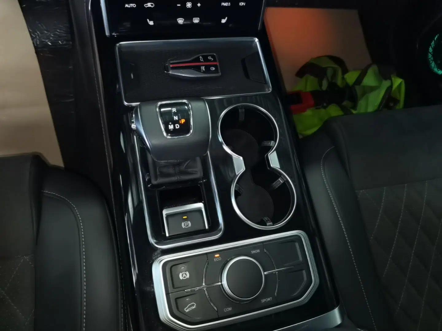 Hongqi HS7 2021 2.0T DCT Two-Wheel Drive Smart Connect Flagship Edition — миниатюра 16