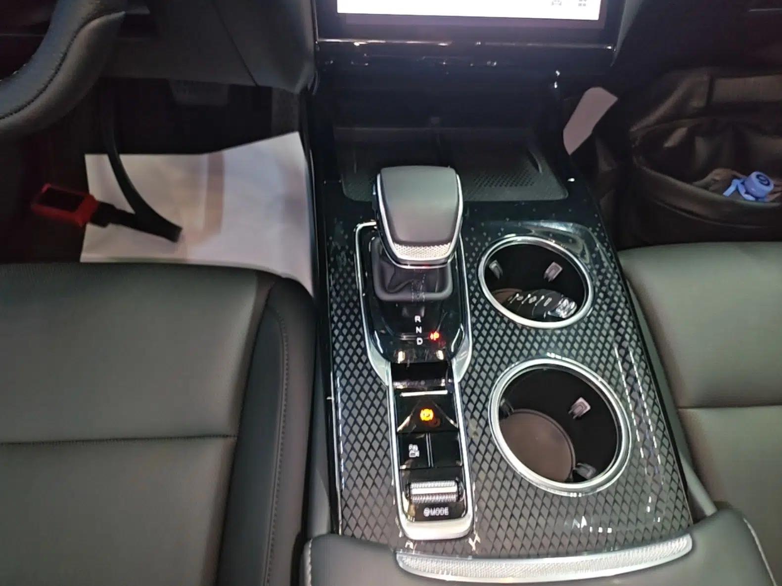 Hongqi HS3 PHEV 2025 Model PHEV 117km Jingwei PLUS Edition — миниатюра 16