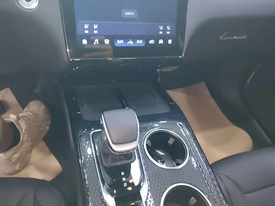 Hongqi HS3 PHEV 2024 PHEV 115km Jingwei Edition — миниатюра 16