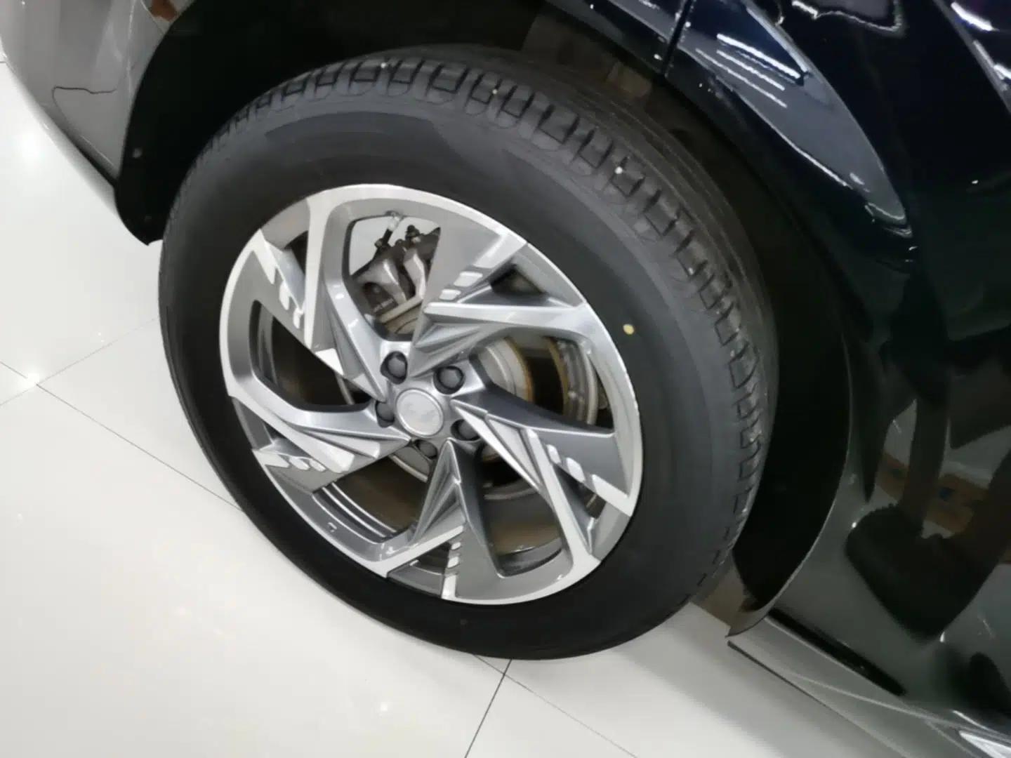 Hongqi HS3 PHEV 2024 PHEV 115km Jingwei Edition — миниатюра 11