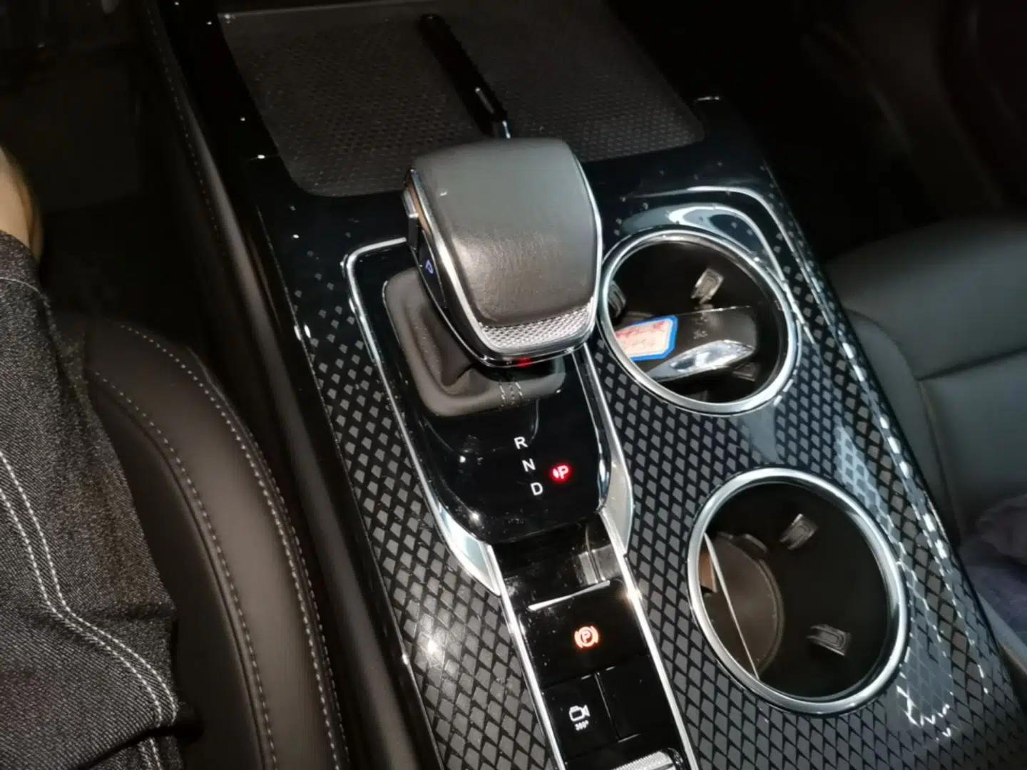 Hongqi HS3 PHEV 2024 PHEV 115km Jingwei Edition — миниатюра 16