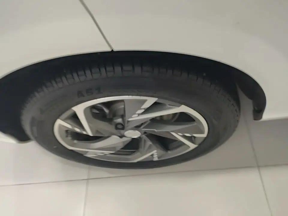 Hongqi HS3 PHEV 2024 PHEV 115km Jingwei Edition — миниатюра 11