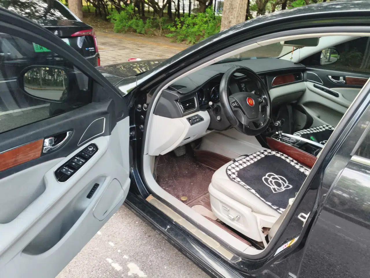 Hongqi H7 Hongqi H7, black, 2.5-liter engine — миниатюра 16