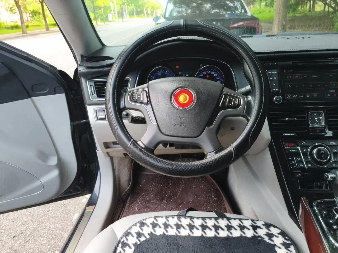 Hongqi H7 Hongqi H7, black, 2.5-liter engine — миниатюра 10