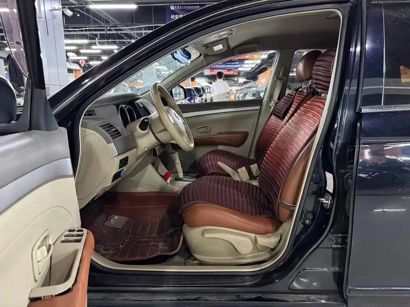 Nissan Sylphy 2012 Classic 1.6XE Automatic Comfort Edition — миниатюра 6