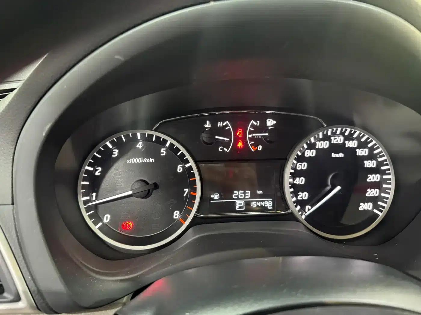 Nissan Sylphy 2016 1.6XL CVT Premium Edition — миниатюра 3