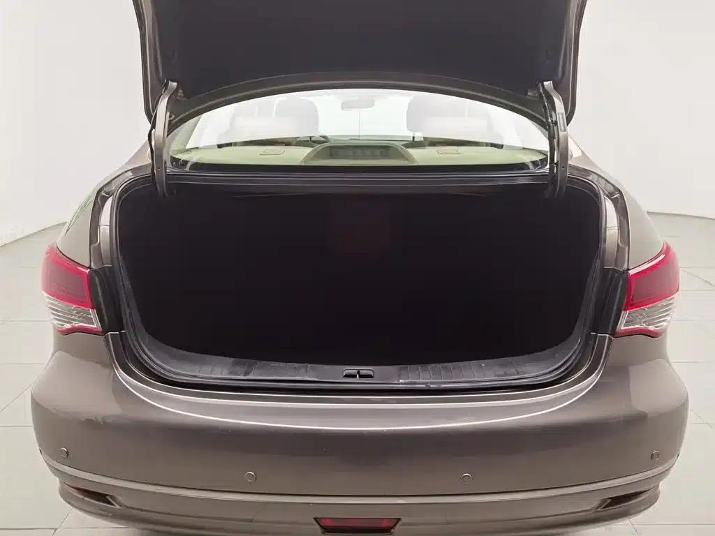 Nissan Sylphy 2016 Classic 1.6XE Manual Leading Edition — миниатюра 16