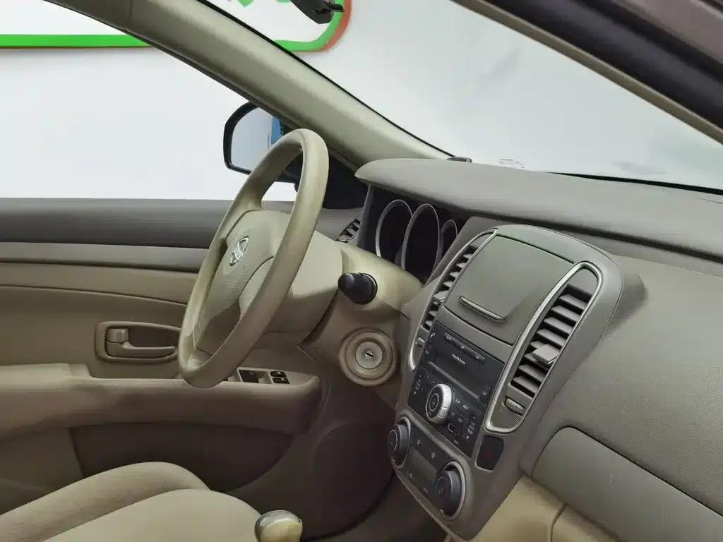 Nissan Sylphy 2016 Classic 1.6XE Manual Leading Edition — миниатюра 22