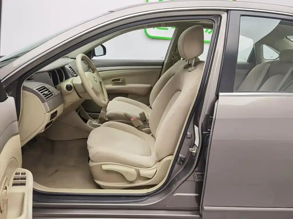 Nissan Sylphy 2016 Classic 1.6XE Manual Leading Edition — миниатюра 10