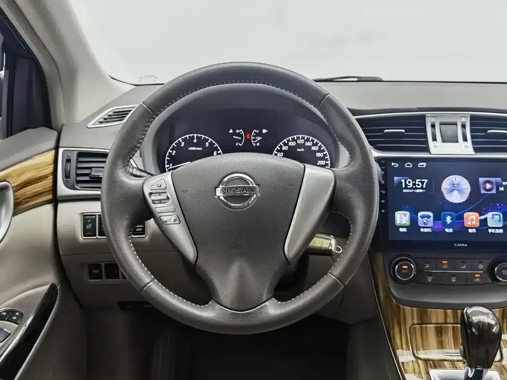 Nissan Sylphy 2012 1.6XL CVT Luxury Edition — миниатюра 11