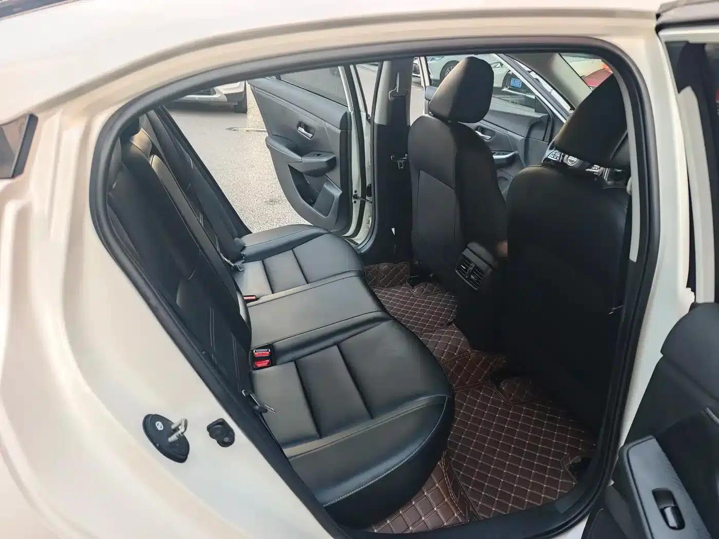 Nissan Sylphy 2022 1.6L XL CVT Enjoy Edition — миниатюра 11