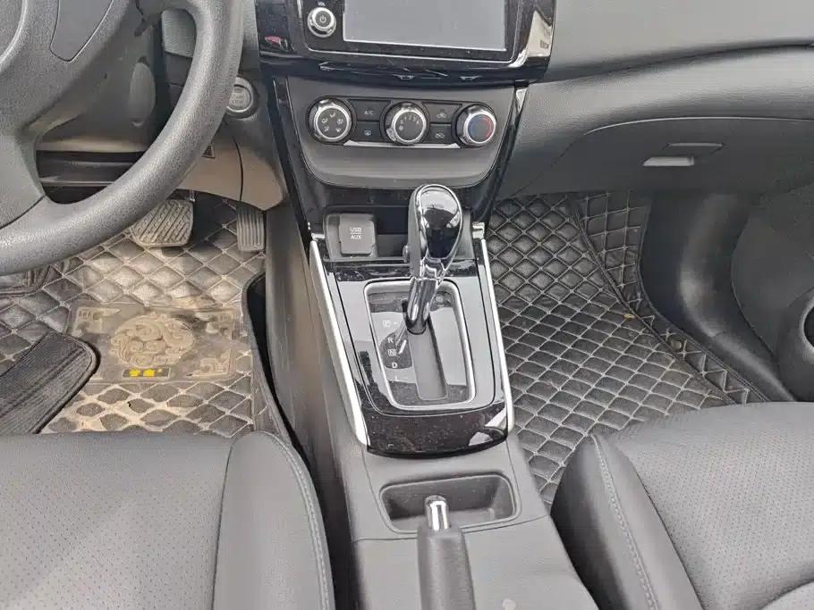 Nissan Sylphy 2016 1.6XL CVT Premium Edition — миниатюра 16