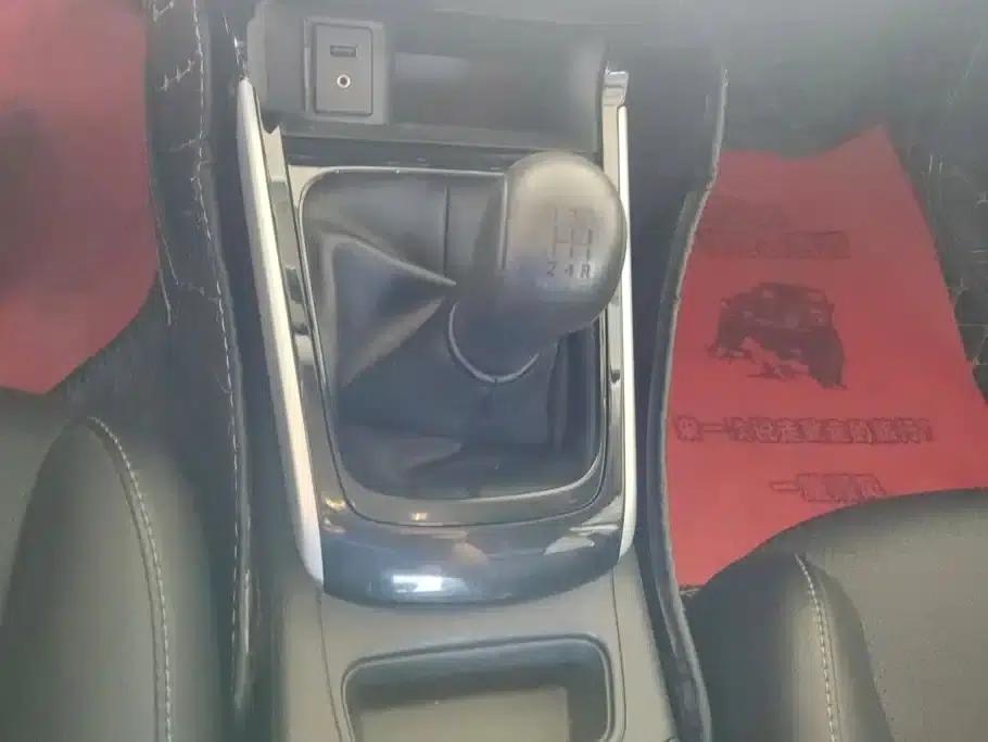 Nissan Sylphy 2016 1.6XL Manual Deluxe Edition — миниатюра 16