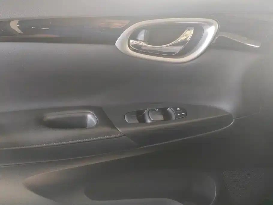 Nissan Sylphy 2016 1.6XL Manual Deluxe Edition — миниатюра 7